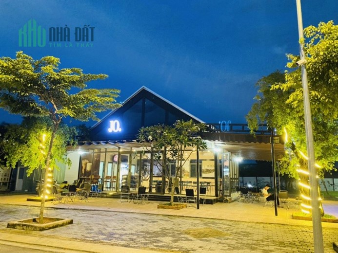 Nhà xây hoàn thiện 100%. Nhà 2 mặt tiền tại Tp Tân Uyên Bình Dương.Cần bán gấp