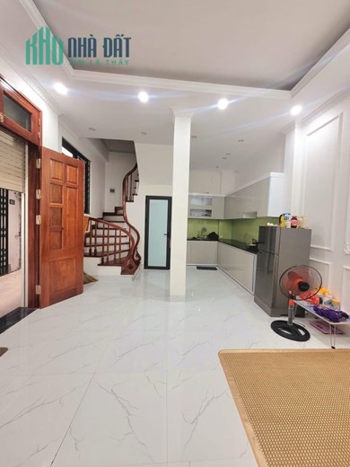 Bán nhà Tôn Đức Thắng, Đống Đa 35m, 5T, lô góc, mới kong, gần phố, chỉ 4.5 tỷ