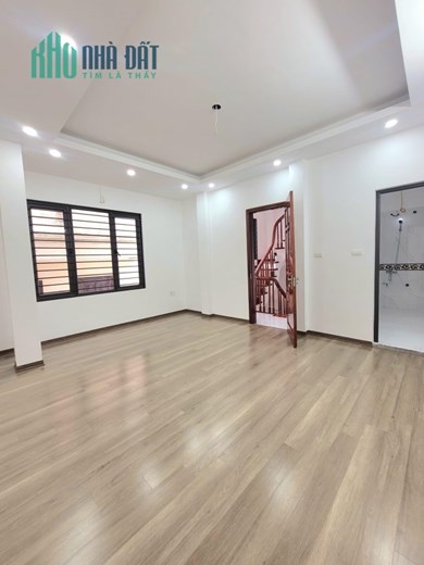 Bán nhà Tôn Đức Thắng, Đống Đa 35m, 5T, lô góc, mới kong, gần phố, chỉ 4.5 tỷ