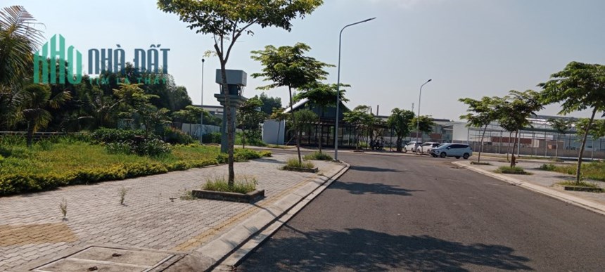 Khu Nhà ở Khánh Bình Smatrthome với kiến trúc hiện đại.1 trệt 2 lầu giá chỉ từ 750 triệu.