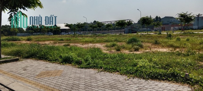 Kẹt tiền cho con đi du học tôi cần bán nhanh căn nhà lầu tại Thành Phố Tân Uyên Bình Dương