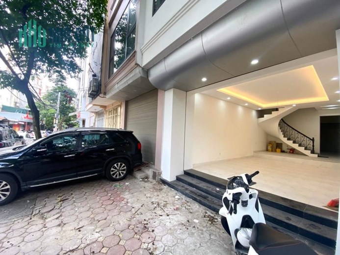 Bán nhà Kim Đồng, Giáp Bát 59m, vỉa hè oto tránh, kinh doanh sầm uất, view hồ, giá tốt