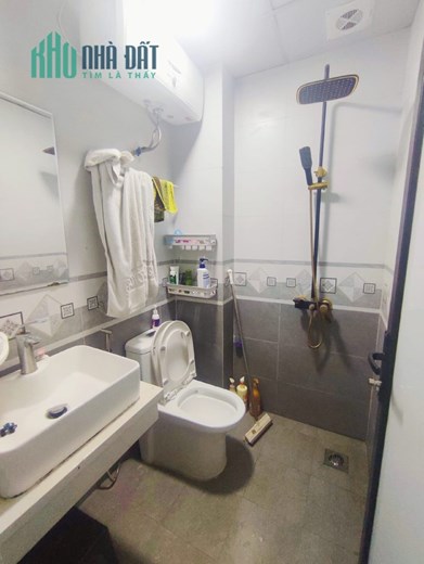 CỰC HIẾM ! NHÀ ĐẸP ĐẲNG CẤP - GẦN PHỐ - GẦN Ô TÔ - CHỦ TẶNG GẦN HẾT NỘI THẤT CAO CẤP - KHÁCH MUA VỀ