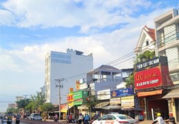 NGUYÊN CĂN MẶT TIỀN HUỲNH TẤN PHÁT, P.PHÚ THUẬN