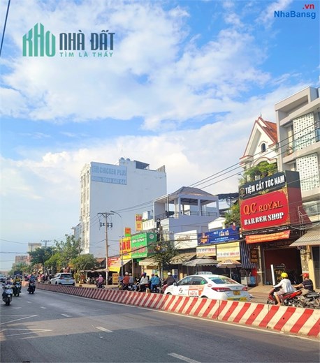 NGUYÊN CĂN MẶT TIỀN HUỲNH TẤN PHÁT, P.PHÚ THUẬN