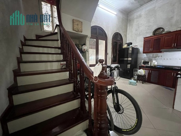 130m 8 Tầng Lô Góc. Tòa Nhà Dịch Vụ Kết Hợp Kinh Doanh Tuyệt Vời. Chủ Thiện Chí Bán Nhanh.