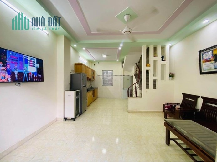 Bán nhà phố Phú Hài 41m 3 tầng GIÁ chỉ 1.75 tỉ gần ngay Cầu Rào