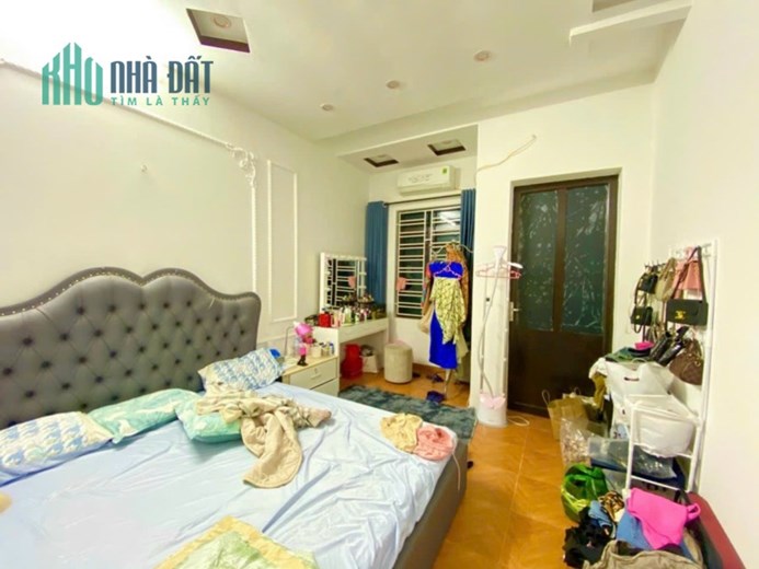 Bán nhà gốc dân phố Vũ Trọng Khánh, 51m 4 tầng ngõ nông GIÁ 3.29 tỉ gần Văn Cao