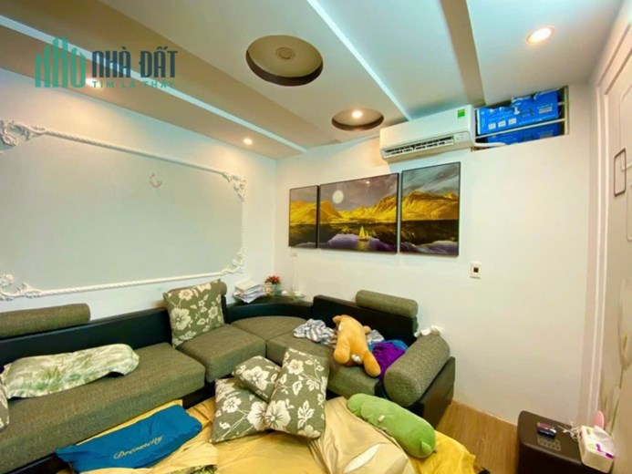 Bán nhà gốc dân phố Vũ Trọng Khánh, 51m 4 tầng ngõ nông GIÁ 3.29 tỉ gần Văn Cao