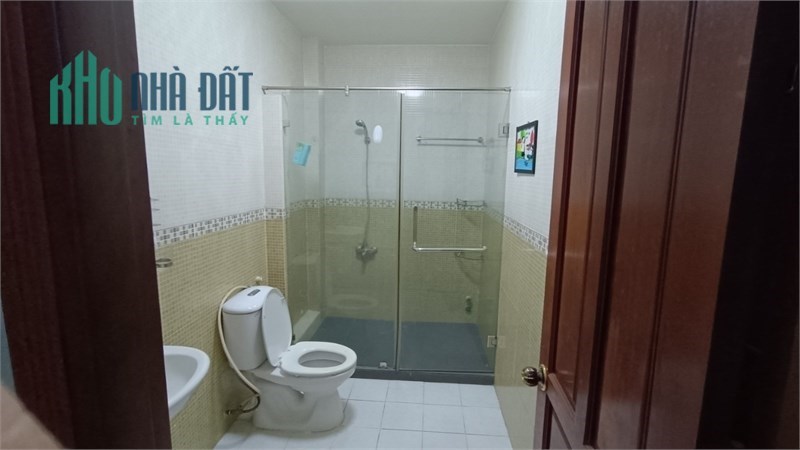 Phòng trọ Lê Văn Lương DT 35m2-40m2, bancol cửa sổ, có hầm xe.
