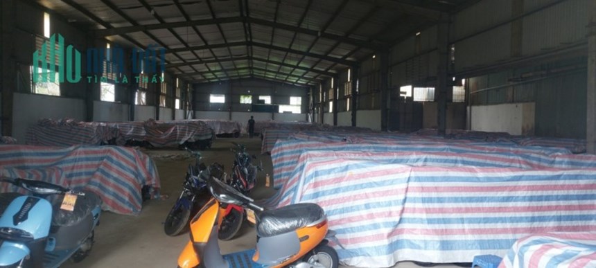 Cho thuê kho xưởng tại Ngã tư Trạm Trôi, Hà Nội. diện tích 1100m contaiiner đỗ cửa, sân rộng