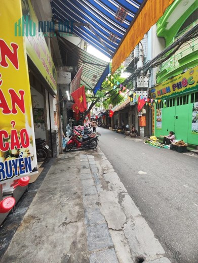 Bán nhà c4 Đê La Thành, Đống Đa, 50m2, lô góc, ngõ thông, xây CCMN đỉnh, 5 tỷ