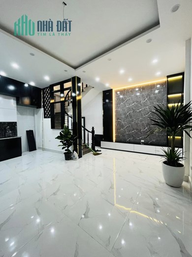BÁN NHÀ XUÂN THỦY - 40M2 - CÁCH PHỐ 50M -  5 TẦNG - 3 PHÒNG NGỦ - ẢNH THẬT 100%