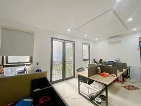 CHỈ 19 TỶ SỞ HỮU NHÀ MP QUẬN CẦU GIẤY, VỊ TRÍ ĐẮC ĐỊA, NỞ HẬU, VỈA HÈ TO, KINH DOANH KHỦNG