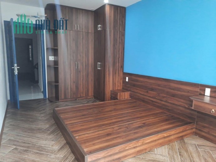 Bán nhà Bồ Đề,Long Biên 30m2, 5 tầng ,Mt 6.4m ,nhà mới ,oto đỗ cửa giá 4 tỷ