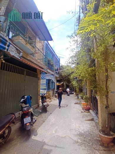 Gần CC Bàu Cát 2 – 36m2 – ngang 4m - ô tô đỗ cửa - giá 3.x tỷ