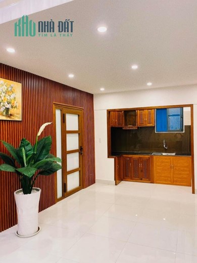 .Nhà Hoàng Diệu ngay Chợ Mới 40m2, cách mặt tiền 50m, 2.x tỷ nhỏ