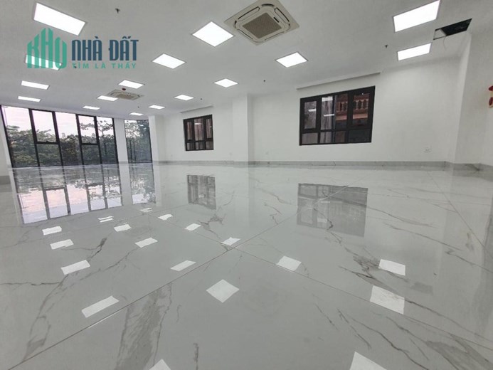 Toà nhà 8 tầng mặt phố Hai Bà Trưng, mặt tiền 5.4m, thang máy, thông sàn