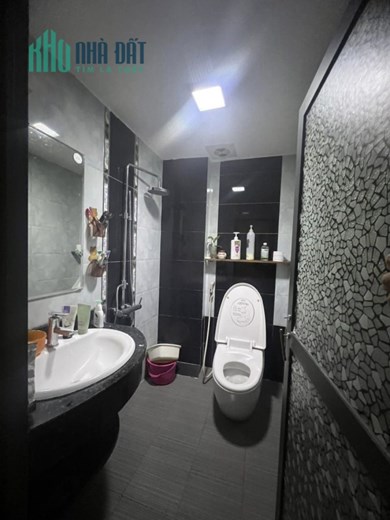 Nhà riêng ngõ 80 Hoàng Ngân - 44m x 5 tầng đẹp như mới - cực gần phố - ở ngay chỉ 6.6 tỷ