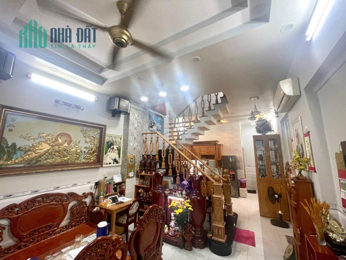 Bán nhà Thoại Ngọc Hầu 74m2 nở hậu, 3 tầng, 2PN 3WC, Hẻm thông 4m 6.9 tỷ TL.