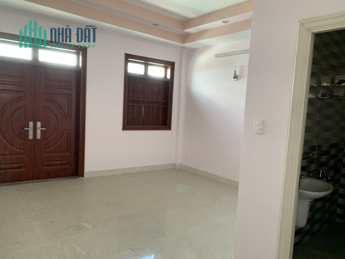 Bán nhà Mặt tiền ngay Lê Văn Quới - gần Ngã tư Bốn Xã, DT: 5x16m, 4 Tầng, 5PN, 11.5 tỷ.