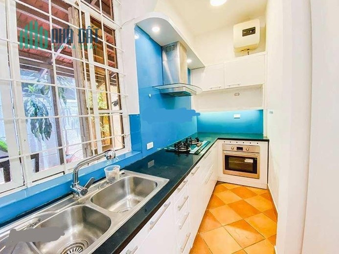 Cho thuê nhà riêng tại phố Từ Hoa
 diện tích 180m² , 3 tầng, 4 ngủ 3WC.