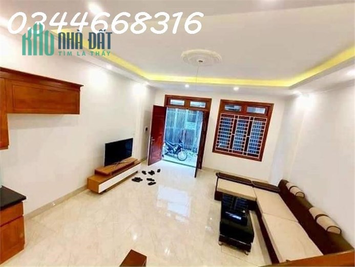 Bán nhà Nguyễn Văn Cừ, 40m2 xây 5 tầng. Giá 3.6 tỷ