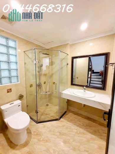 Bán nhà Nguyễn Văn Cừ, 40m2 xây 5 tầng. Giá 3.6 tỷ