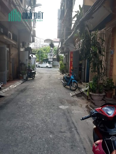 Nhà mặt ngõ Lạc Long Quân  2 thoáng, ngõ thông tứ tung, 66m ô tô vào nhà giá 9,9 tỷ.