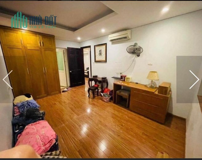 Nhà mặt ngõ Lạc Long Quân  2 thoáng, ngõ thông tứ tung, 66m ô tô vào nhà giá 9,9 tỷ.