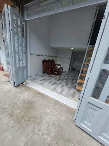 E cần bán căn nhà 1/ ngắn huỳnh thị na ấp 6 đông thạnh đường thông xe hơi thoải mái ra cầu trần