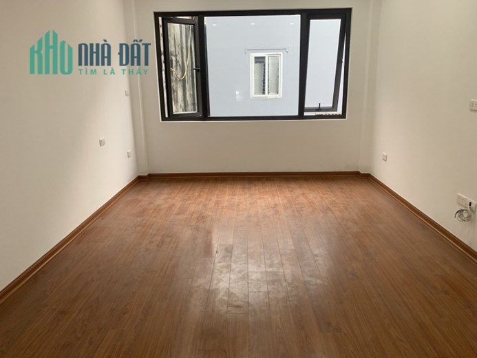 Bán nhà Hào Nam 48m2 x 4 tầng, 2 thoáng, 3 gác tránh xe máy, chỉ 5.5 tỷ