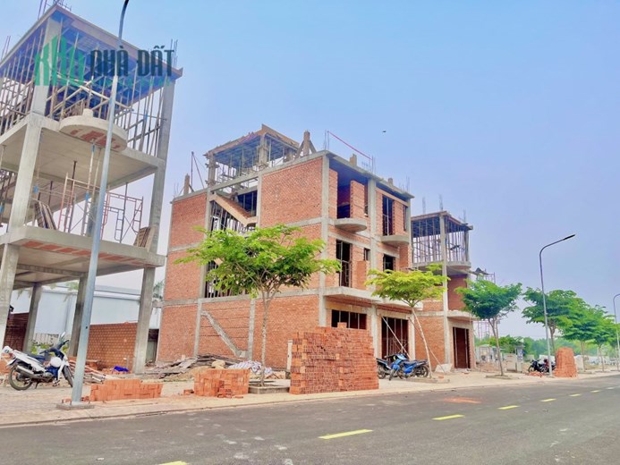 Nhà xây hoàn thiện 100%.Cần bán gấp.Gía chỉ 750 triệu tại thành phố Tân uyên