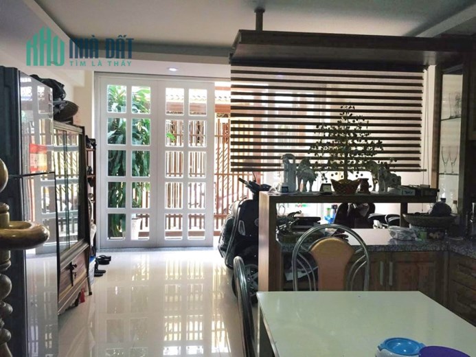 NHÀ MỚI ĐẸP LUNG LINH - 4 TẦNG BTCT - TẶNG TOÀN BỘ NỘI THẤT - HẺM XE 4 CHỖ ĐỖ CỬA.