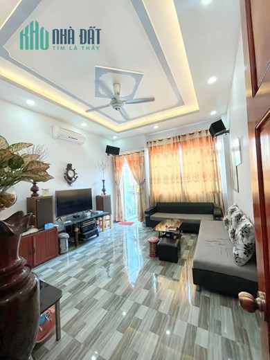 Nhà mới 4 tầng HXH đường Bông Sao P5Q8. Giá 6,9 tỷ TL
