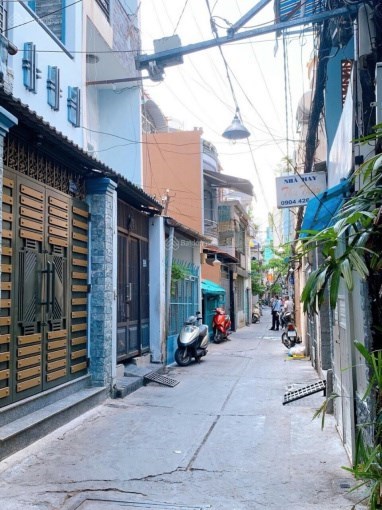 Bán nhà 2 lầu 20,4 m2 hẻm đường Cô Giang, P.Cô Giang, Q.1 giá 6,6 tỷ