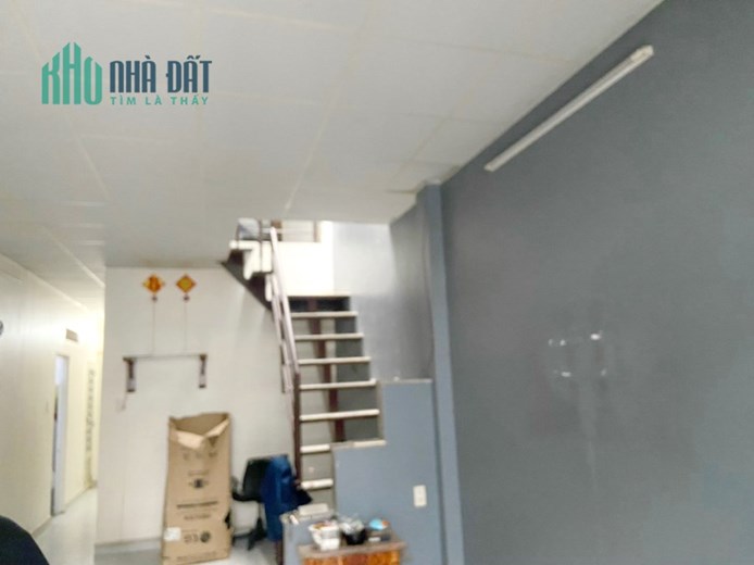 Nhà nở hậu 2 tầng đường Trần Nguyên Hãn P13.Q8. Giá 3,68 tỷ bớt lộc