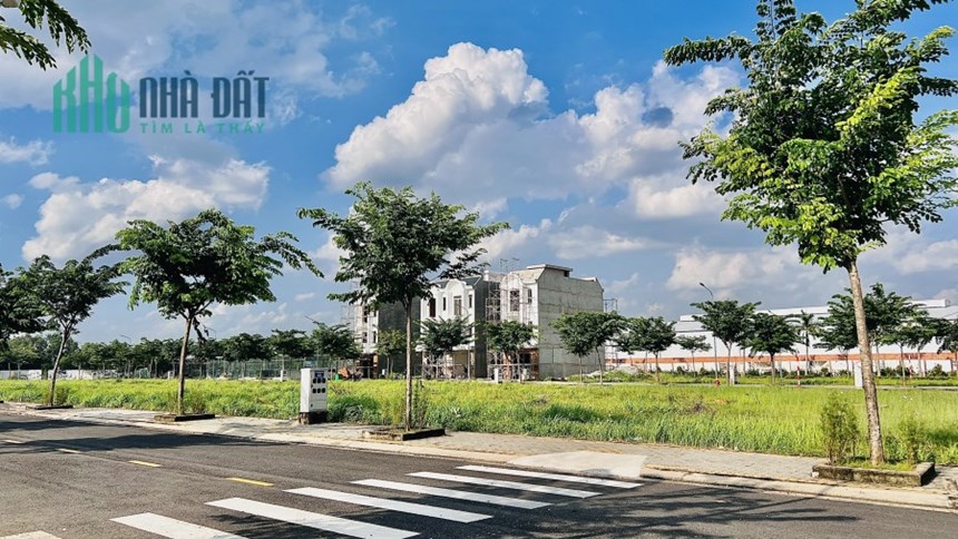 Bán nhà phố tân uyên Bình Dương