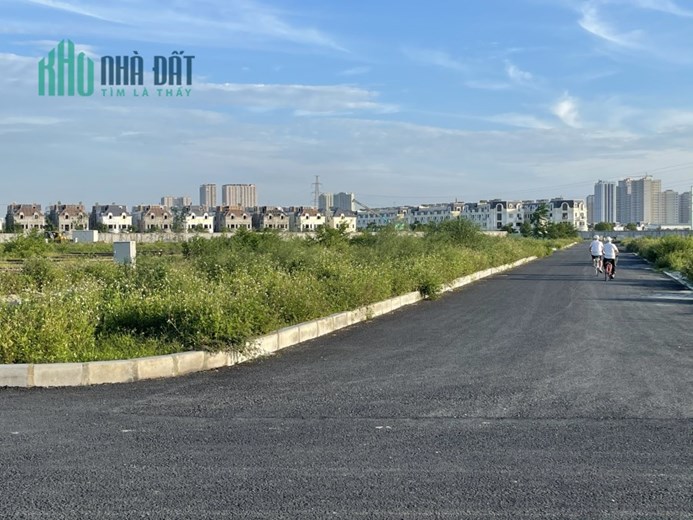 Chính chủ bán lô đất dịch vụ Vân Canh số 197 có diện tích 55,9m, sổ đỏ riêng biệt. giá rẻ