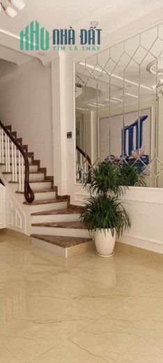 50m 4 Tầng Giá Nhỉnh 9 Tỷ Đường Hoàng Quốc Việt Vỉa Hè Rộng Kinh Doanh Cực Đỉnh. Chủ Cần Bán Nhanh.