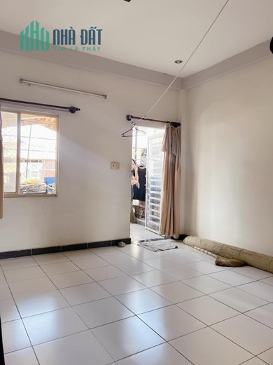 NHÀ ĐOÀN VĂN BƠ, Q.4, HẼM 4M, DT: 4/5.5x13.5, 4 TẦNG, NHỈNH 5 TỶ.