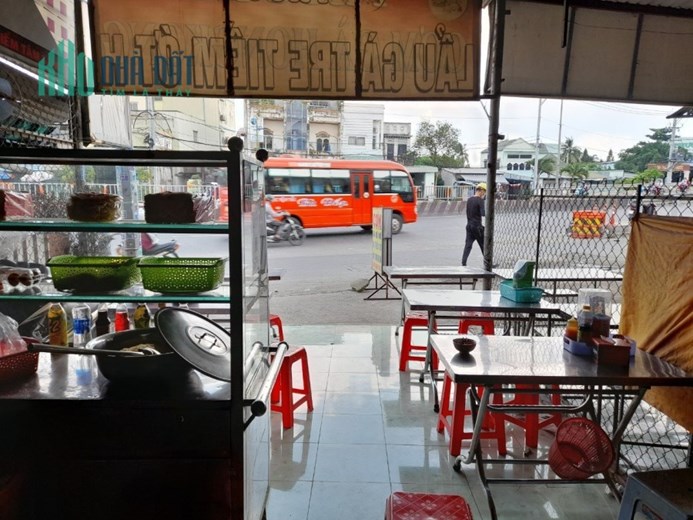 Cần Sang Lại Quán Kinh Doanh Cơm Gà Hongkong Đang Hoạt Động Tốt