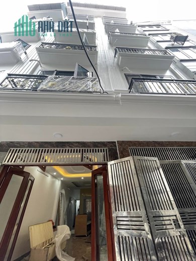 Trần Cung Cầu Giấy nhà xây mới 7T thang máy