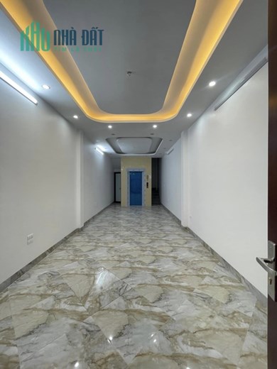 Trần Cung Cầu Giấy nhà xây mới 7T thang máy