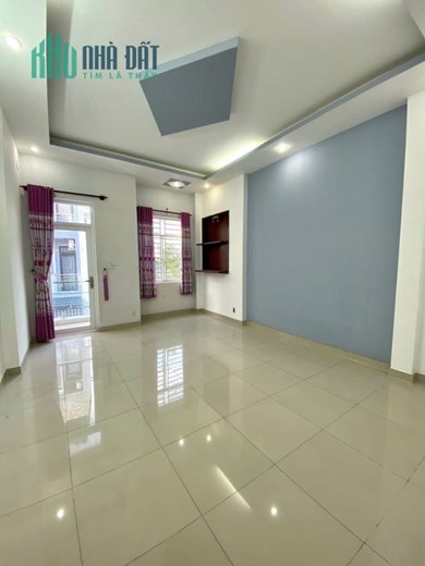 Hàng Ngộp Chủ Bán Nhà 94m2, 6.6 tỷ Thống Nhất, Gò Vấp, Hẻm oto.