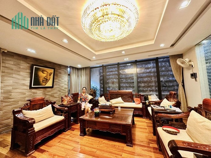 Bán biệt thự Láng Hạ, Ba Đình, Ô tô tránh, Thang máy, Nội thất hiện đại, 180m2, MT 8,5m