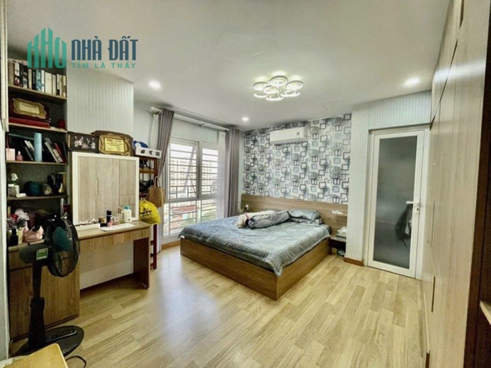 CĂN HỘ ĐẸP- GIÁ TỐT-VIEW BỜ KÈ  Chính Chủ Cần Bán Căn Góc Chung Cư Splendor - Gò Vấp