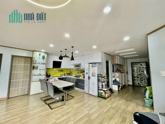 CĂN HỘ ĐẸP- GIÁ TỐT-VIEW BỜ KÈ  Chính Chủ Cần Bán Căn Góc Chung Cư Splendor - Gò Vấp