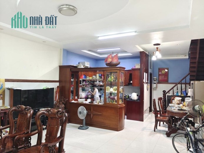 Bán nhà Tân Phú - Dương Đức Hiền - lô góc - 61m2 - HXH - giá 7 tỷ nhỉnh.