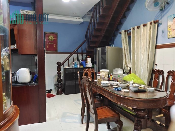 Bán nhà Tân Phú - Dương Đức Hiền - lô góc - 61m2 - HXH - giá 7 tỷ nhỉnh.